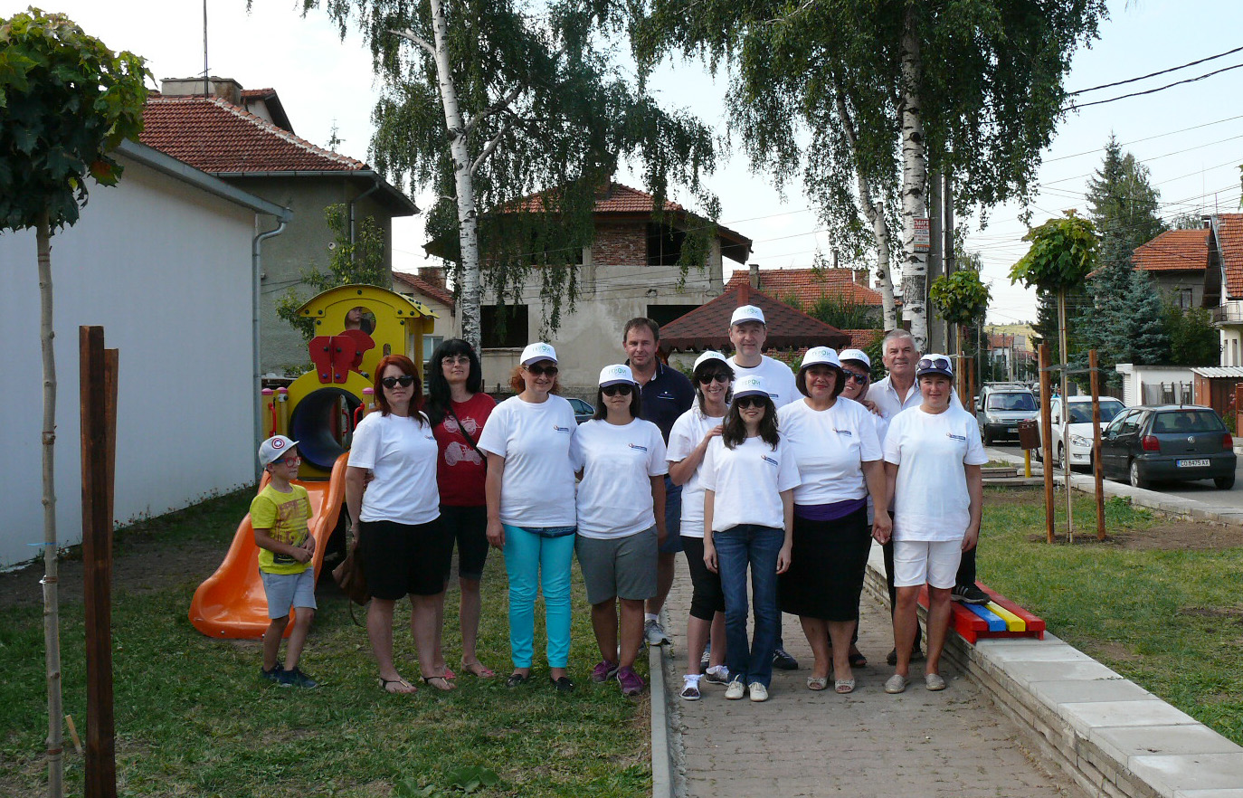 „ГЕРОИ В ЗЕЛЕНО“ на Пощенска банка участват в проект за облагородяване на Самоков