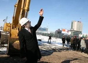 Първа копка небостъргачРосен Плевнелиев - министър на МРРБ