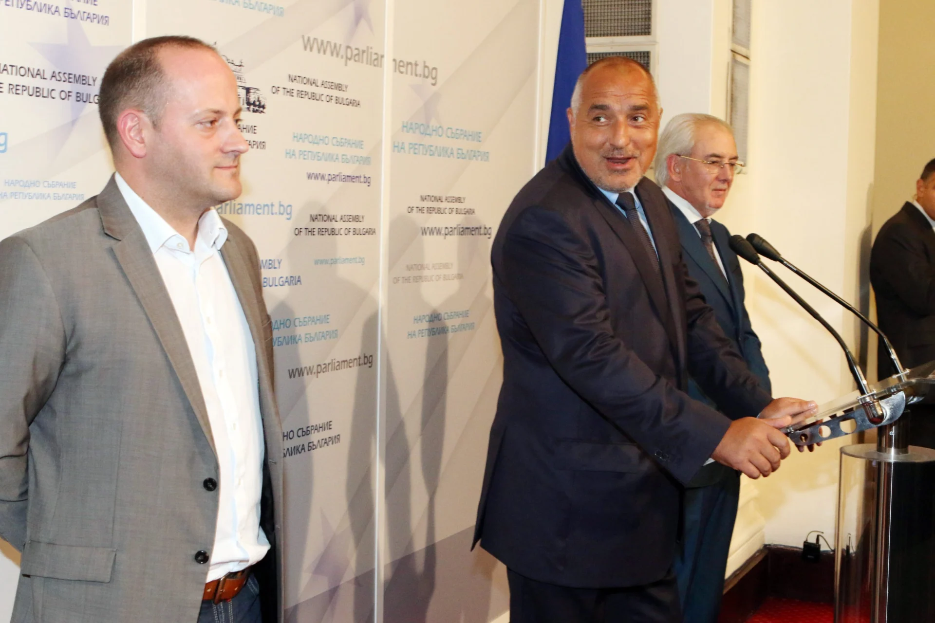 Парламент Радан Кънев - РБ Бойко Борисов - министър- председател  Лютви Местан - ДПС