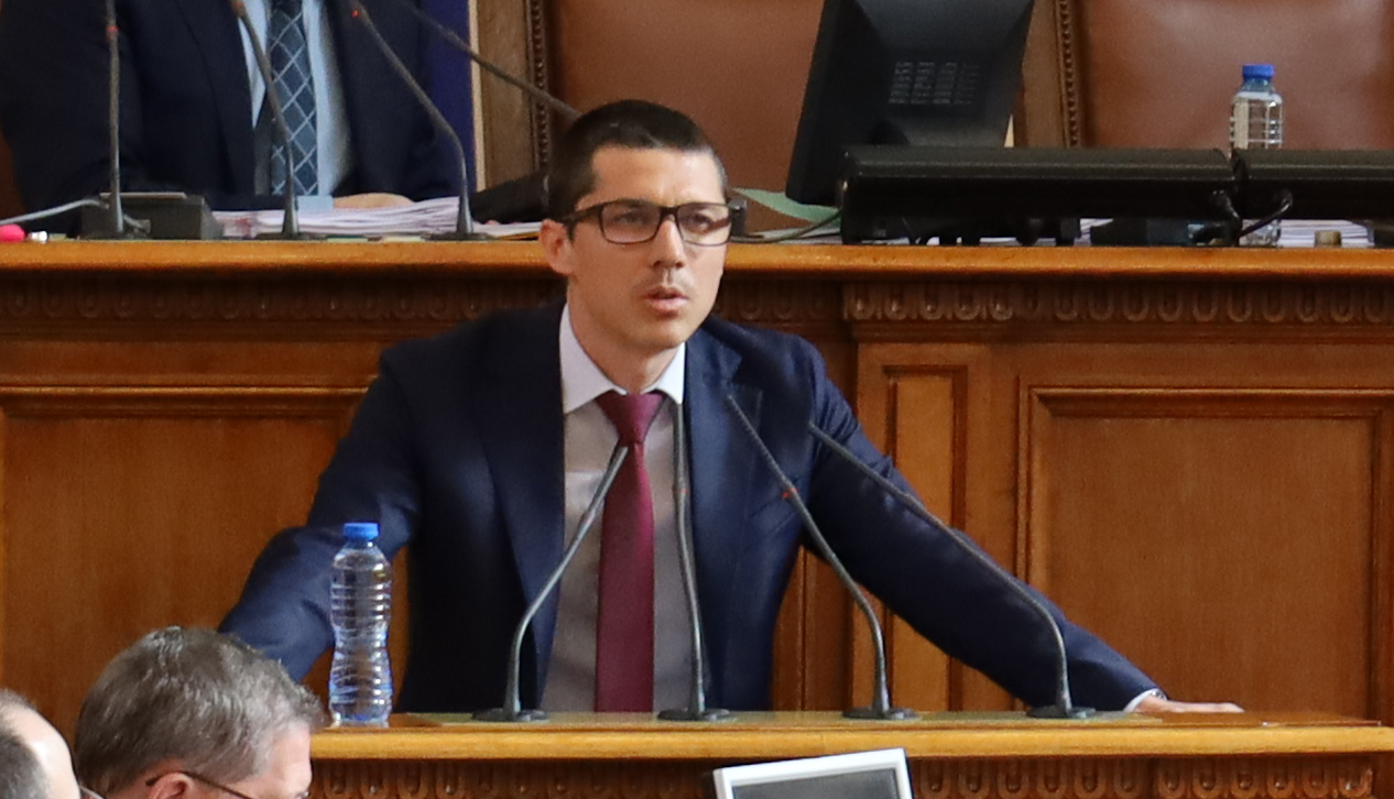 Парламент Мирослав Иванов