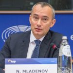 николай младенов