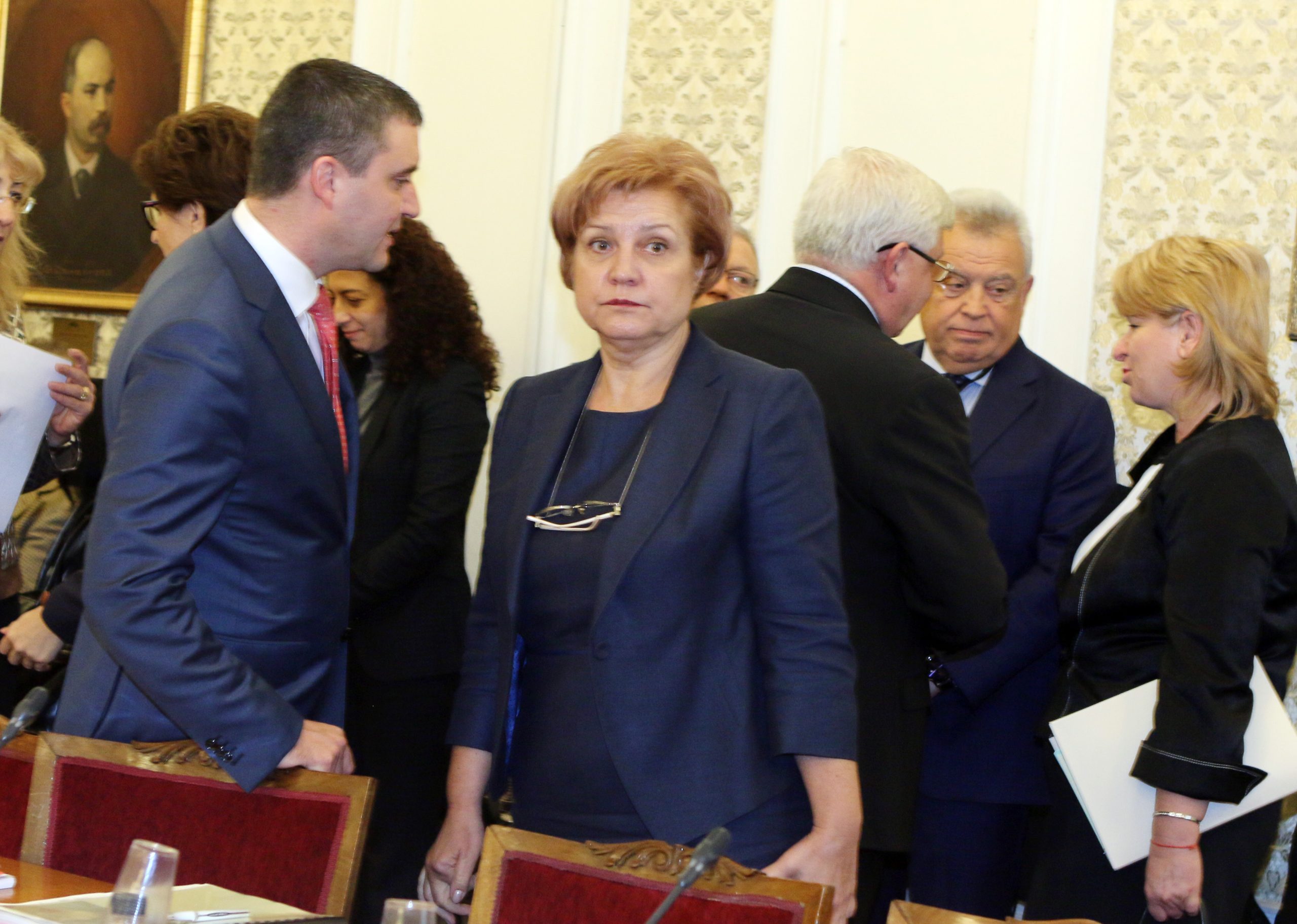 Парламент комисия по бюджет и финанси Владислав Горанов Менда Стоянова