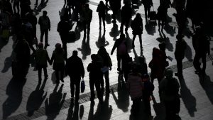 Българите са умерено оптимистични за ЕС и личното си бъдеще, но тревогите за сигурността растат, отчита Евробарометър
