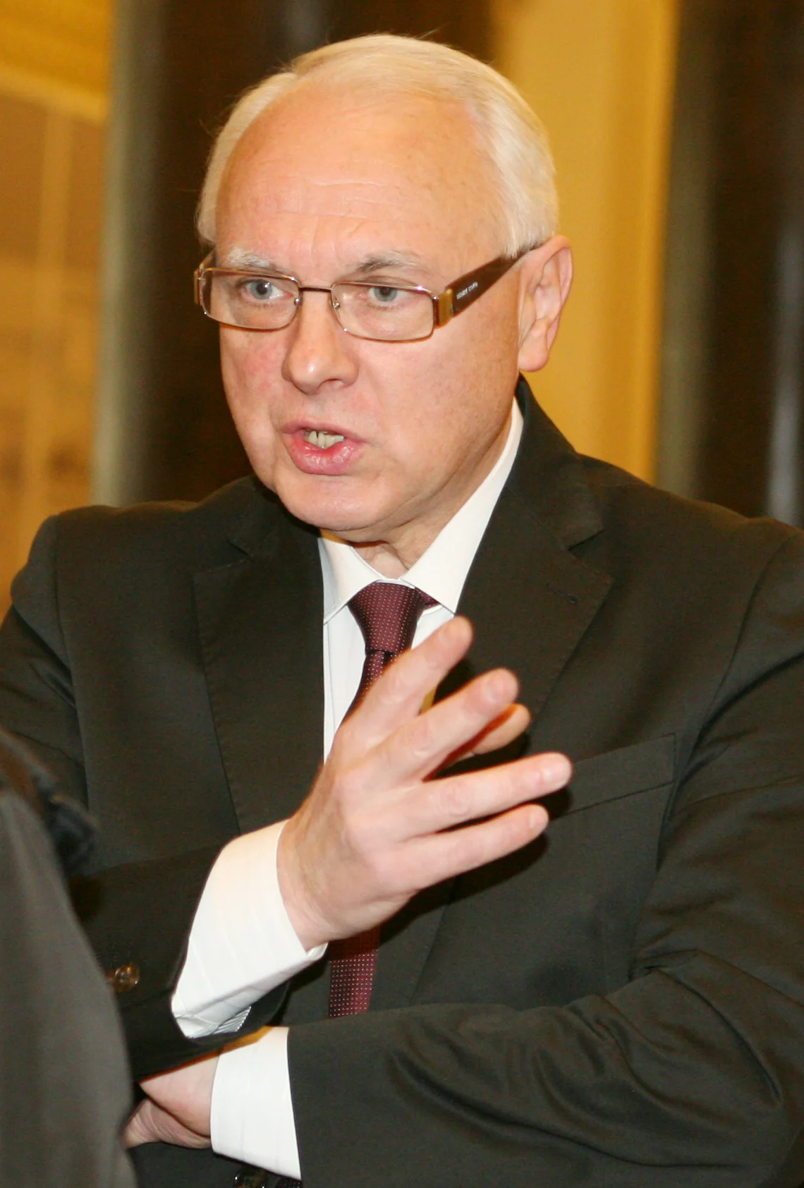Велизар Енчев