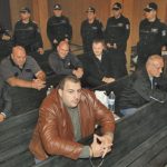 Двама от шестимата килъри