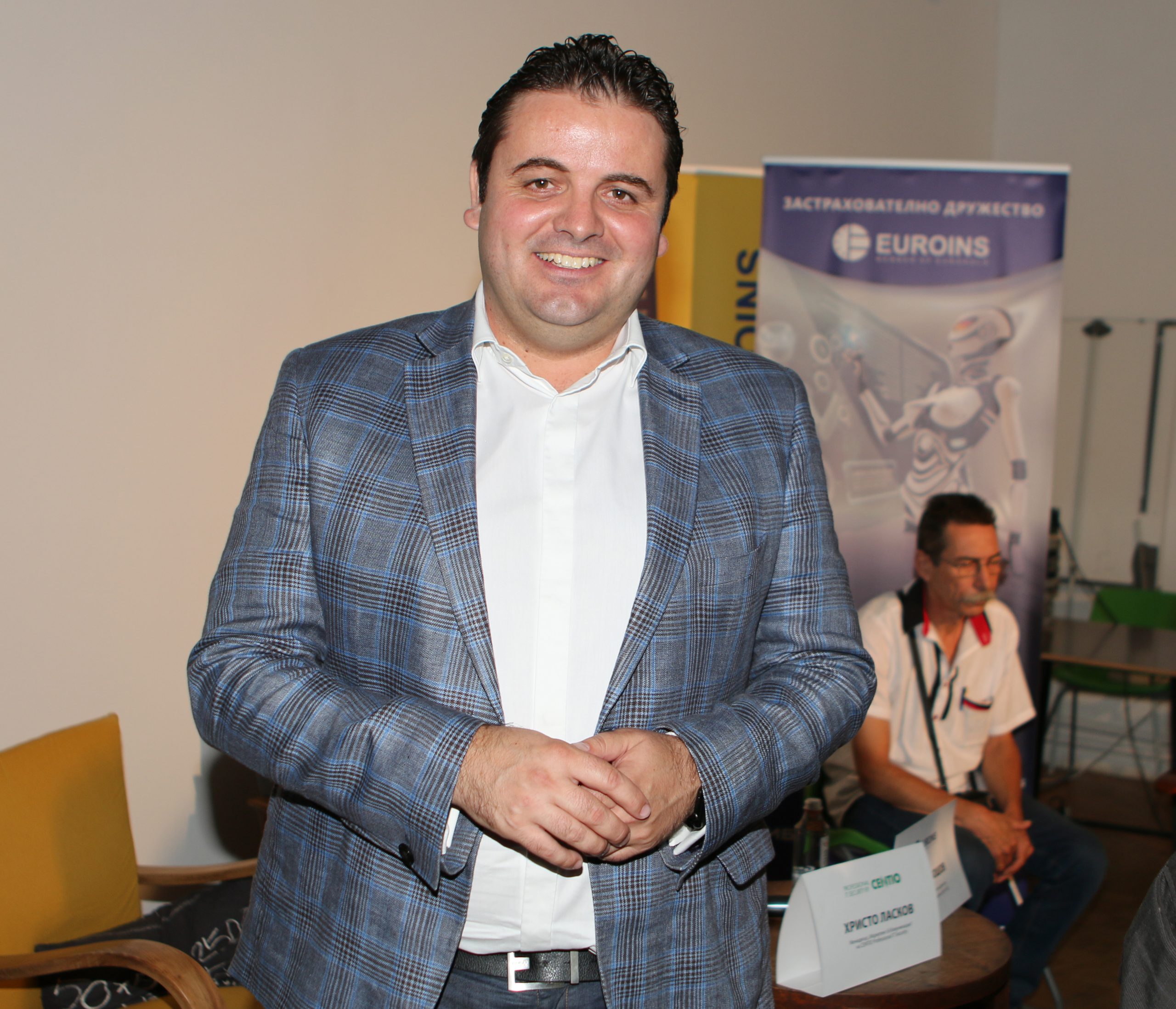 Калин Костов