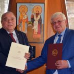 Ректорът на УНСС Стати Статев и заместник-министърът на финансите Кирил Ананиев