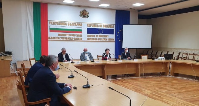 министърът на икономиката Даниела Везиева взе участие в работна среща между представители на плевенския бизнес и местната власт