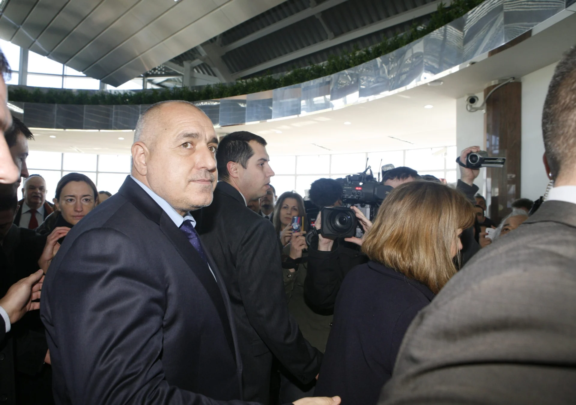метростанция „Летище София“ се състоя церемонията по пускане на метрото до Летище София. Бойко Борисов - министър - председател Йорданка Фандъкова - кмет на София Ивайло Московски - министър на транспорта