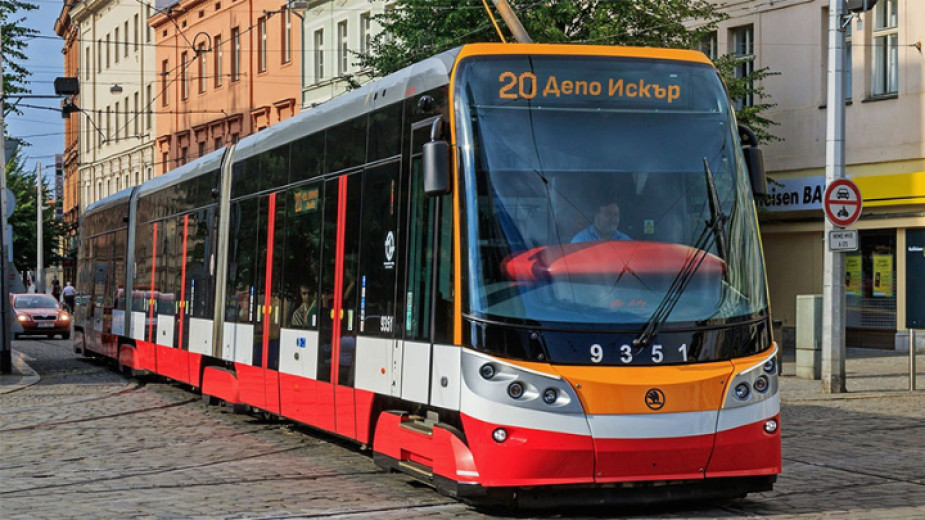 Столичната община обяви търг на стойност близо 100 млн. лв. за трамваи. Новите мотриси ще бъдат с всички удобства за пътниците - климатик, нисък под, безшумно придвижване и удобни салони, съобщават от "Спаси София"у трамвай