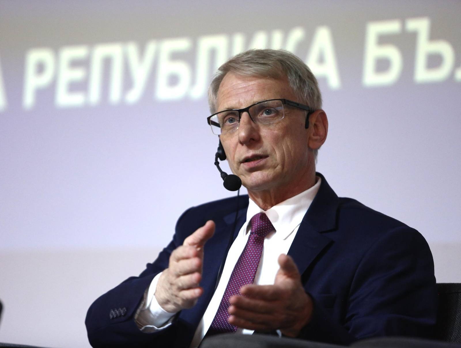 Николай Денков