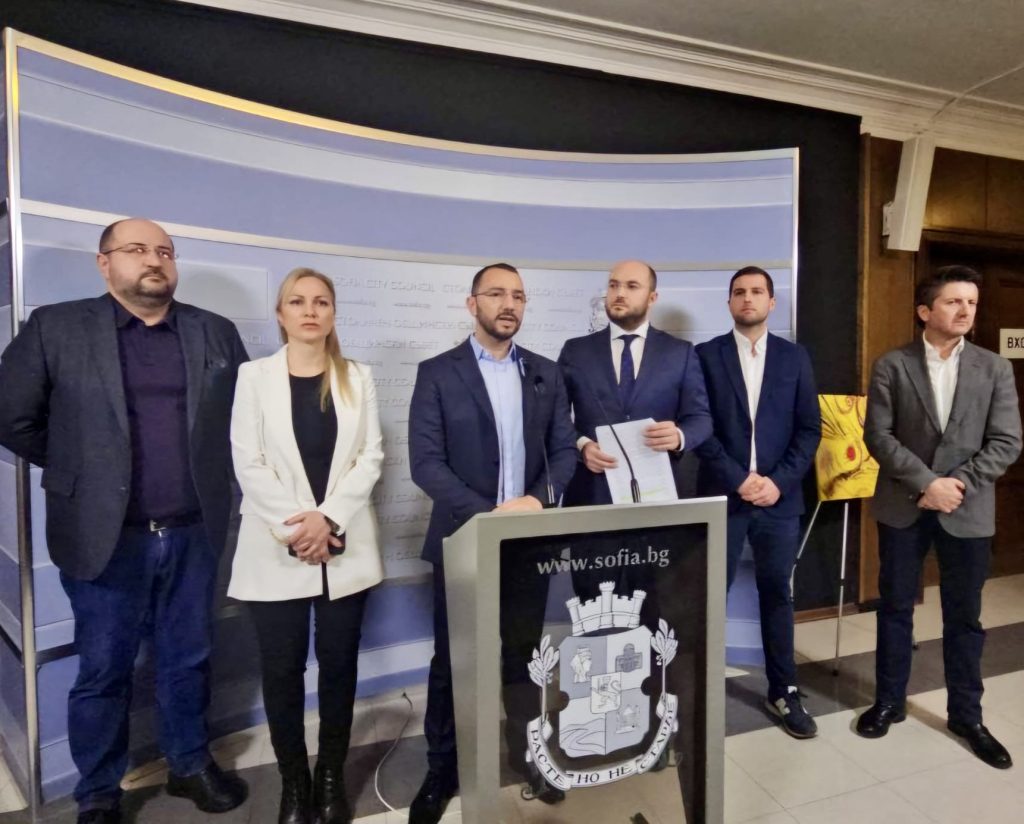 Общинските съветници от ГЕРБ-СДС алармираха, че заплатите на лекарите в детските градини се бавят с 3 месеца
