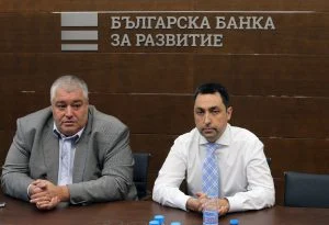 Българска банка за развитие (ББР) стартира програма за 300 млн. евро по плана „Юнкер“. Чрез нея търговските банки ще могат да финансират микро