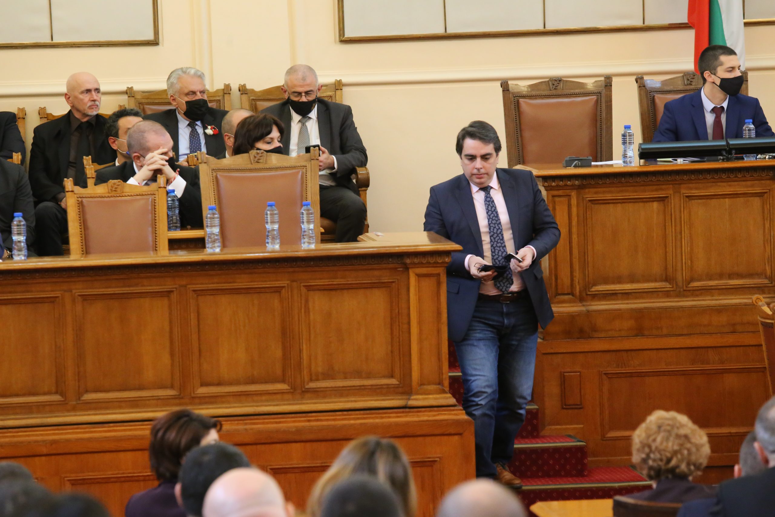 Парламент Смяна на министър на отбраната Асен Василев