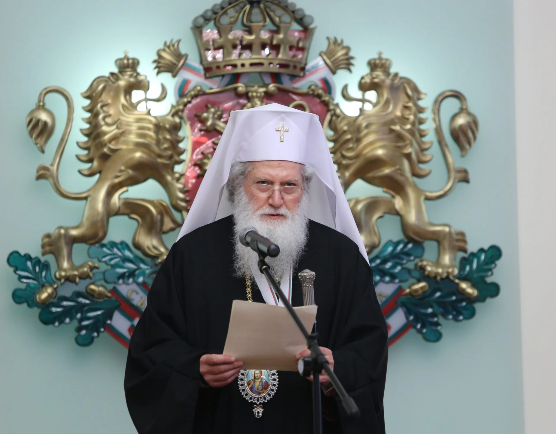Президентът Росен Плевнелиев връчи орден „Стара планина“ първа степен на патриарх Неофит