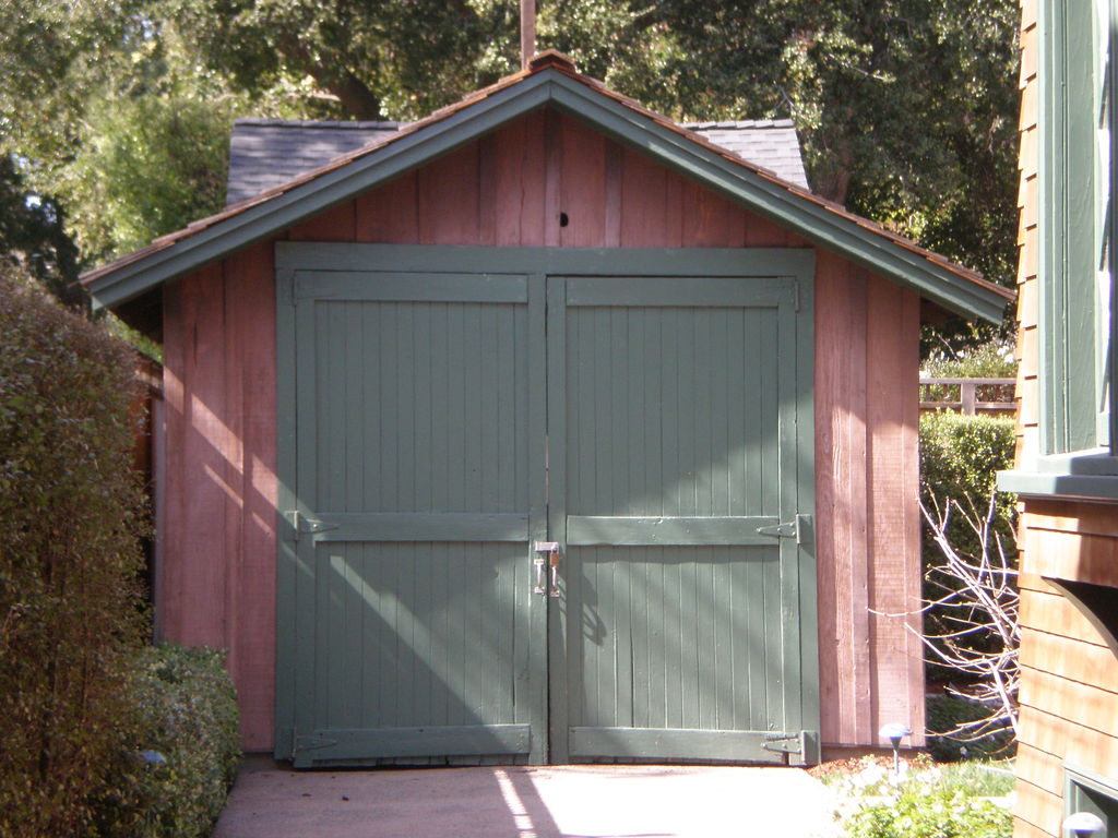 1024px hp garage front