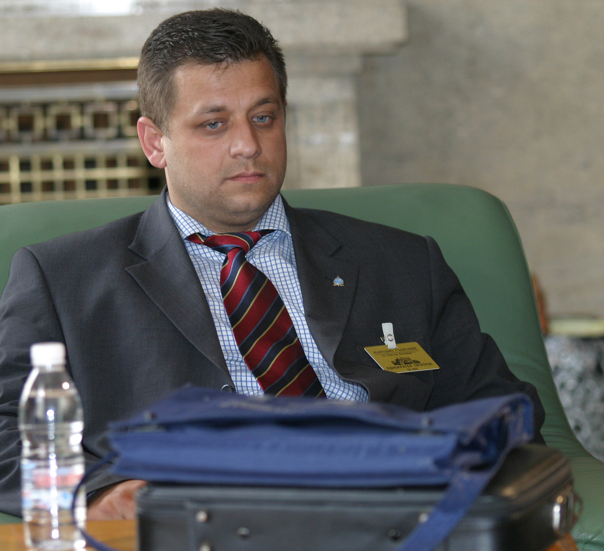 ПарламентНиколай Марков - бивш служител на НСО