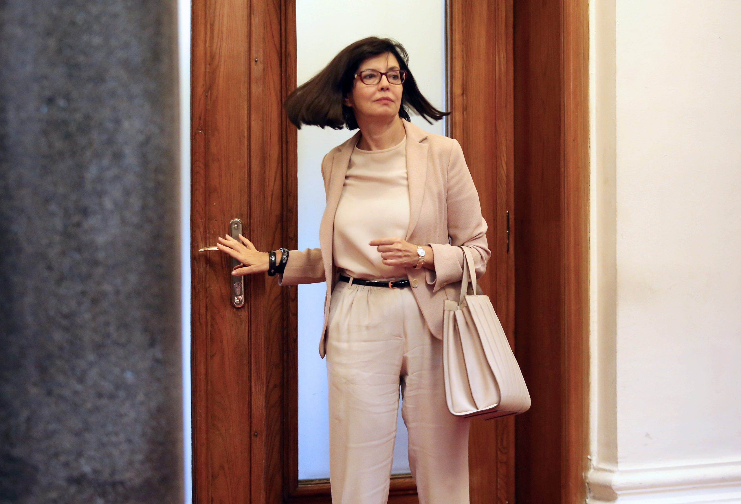 Парламент - Меглена Кунева