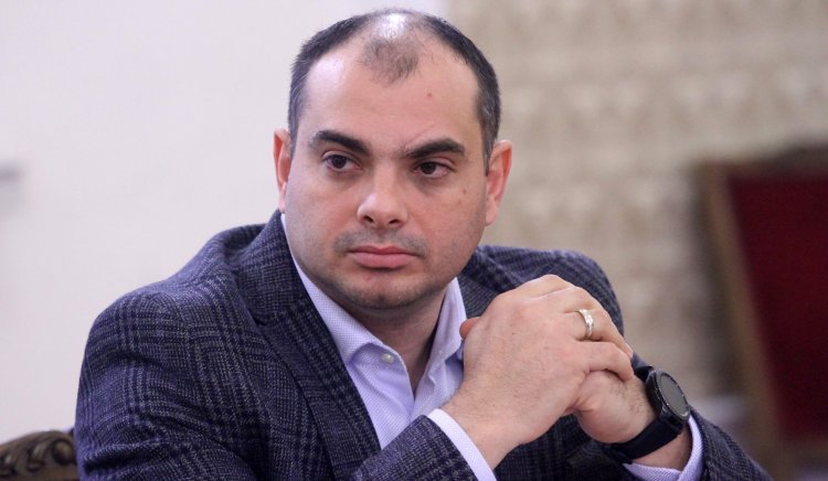 Филип Попов