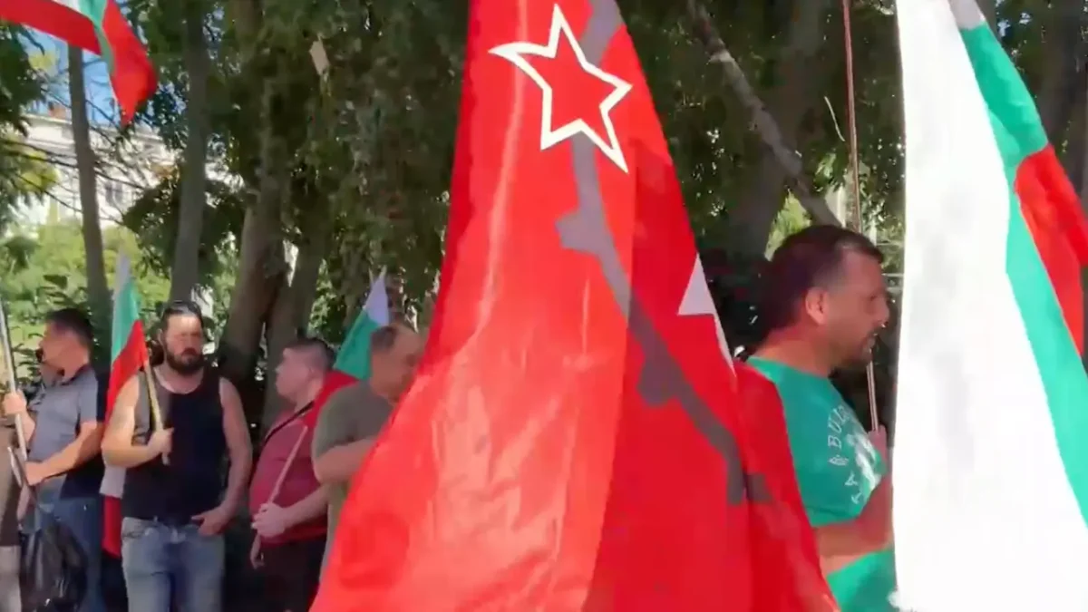 Нов протест в Ямбол заради идването на американските самолети в авиобаза "Безмер"