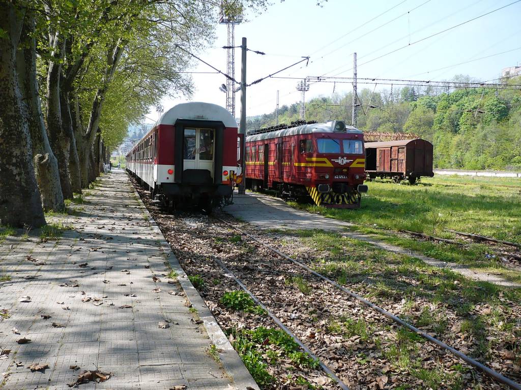 влак