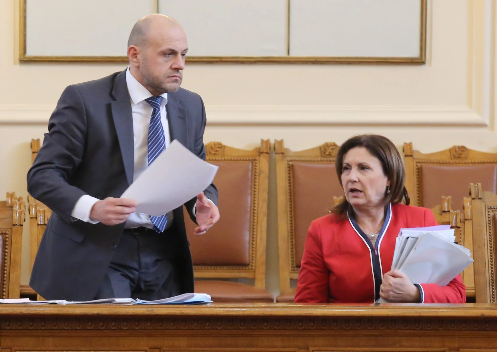 Парламент Томислав Дончев вицепремиер Румяна Бъчварова вицепремиер и мин. на МВР