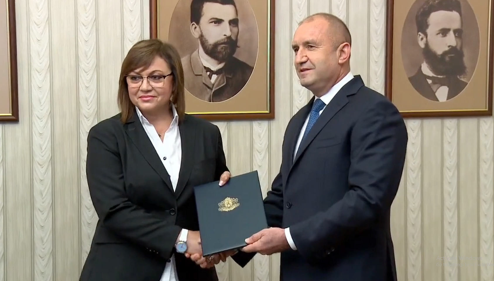 Президентство Връчване на мандат на БСП Корнелия Нинова