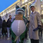 Протест пред парламента срещу участието на България в Съвета за мир