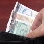 Средната заплата в България през третото тримесечие е 2549 лева