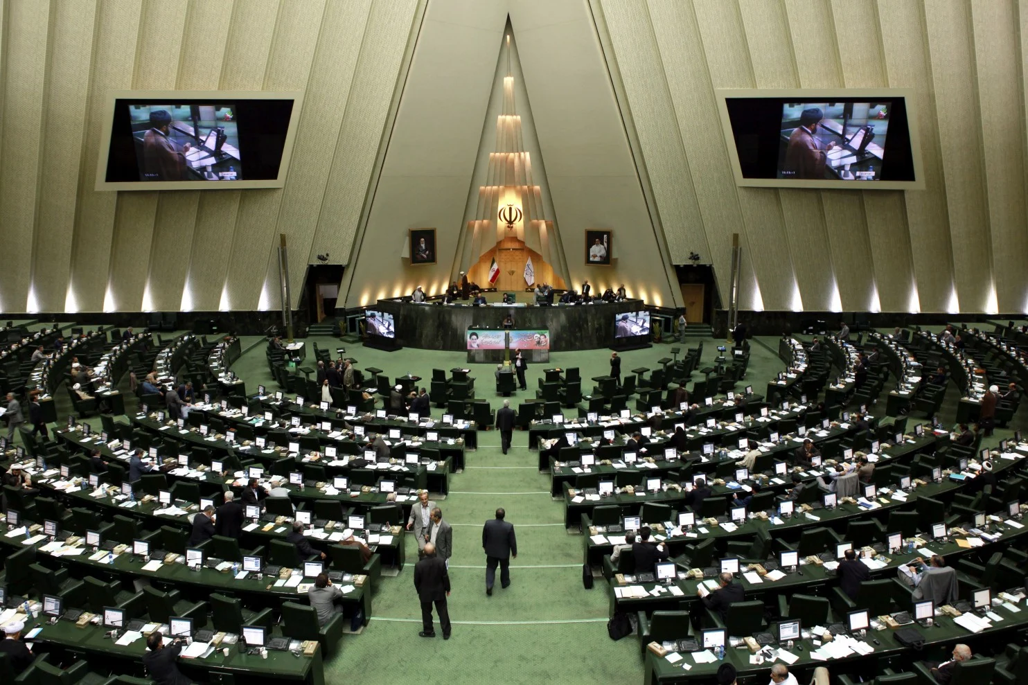 иран техеран парламент