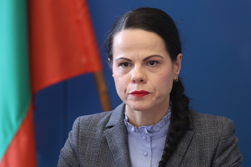 Здравните власти алармираха за десетки нелегални сайтове, предлагащи лекарства