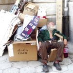 Този гражданин на ЕС също трябва да има право да влезе в банка и да поиска извлечение от сметката си.
