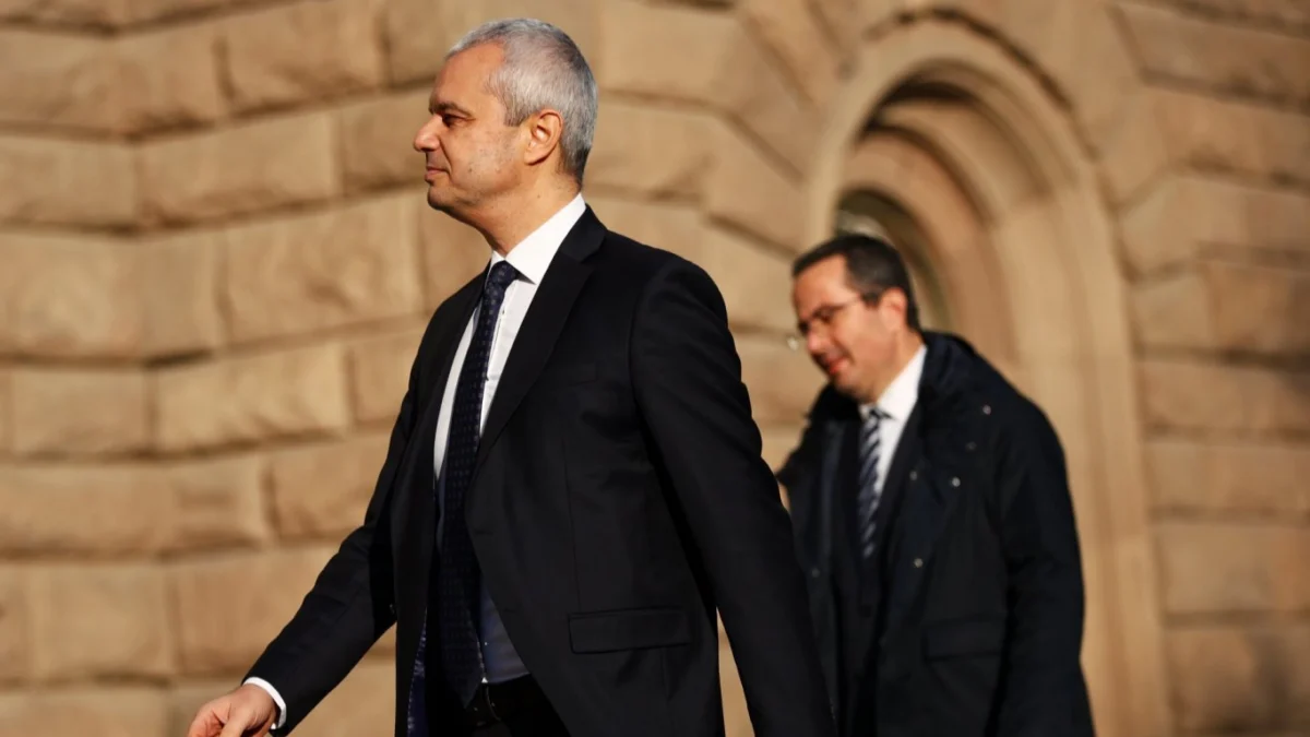 От „Възраждане“ няма да участват в консултациите при президента