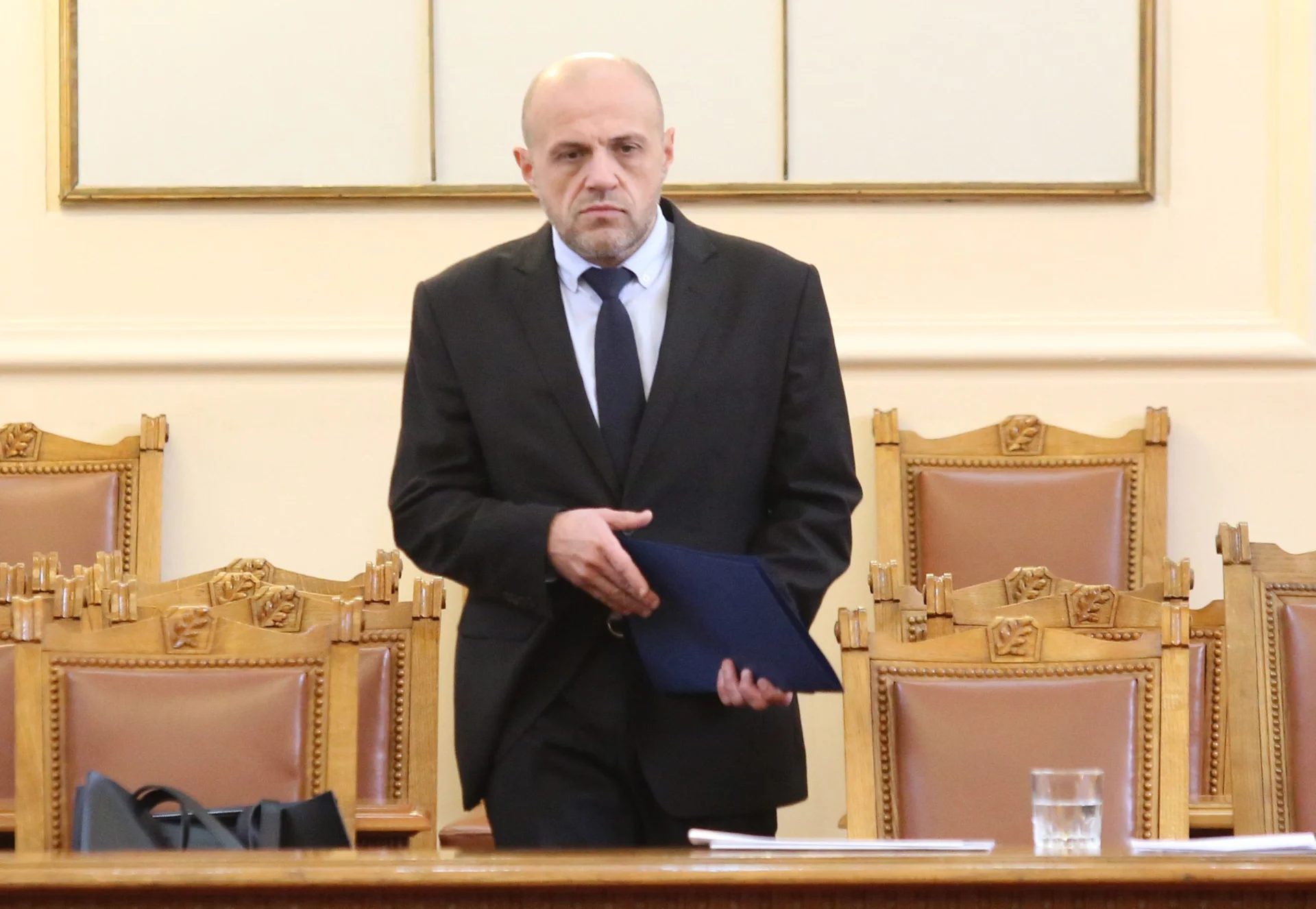 Парламент Томислав Дончев