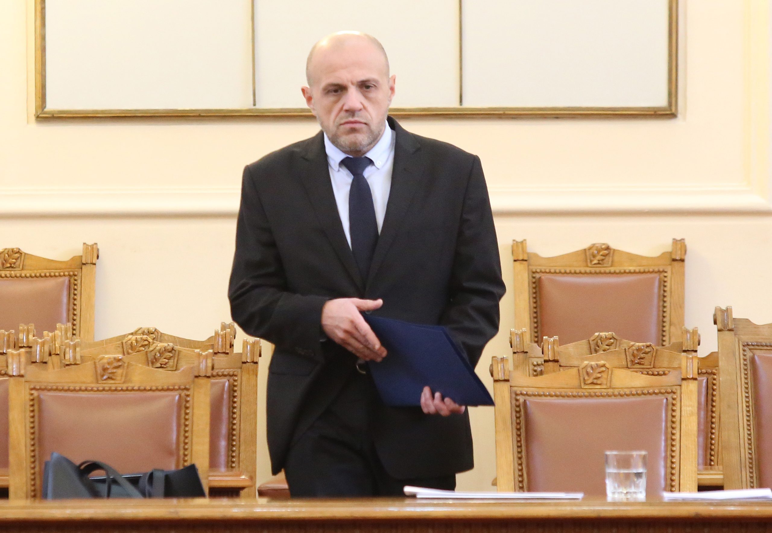 Парламент Томислав Дончев