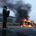 нидерландия холандия коронавирус протести ограничителни мерки
