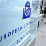 Време е правителствата да поемат отговорността за растежа в еврозоната, заявиха от ЕЦБ