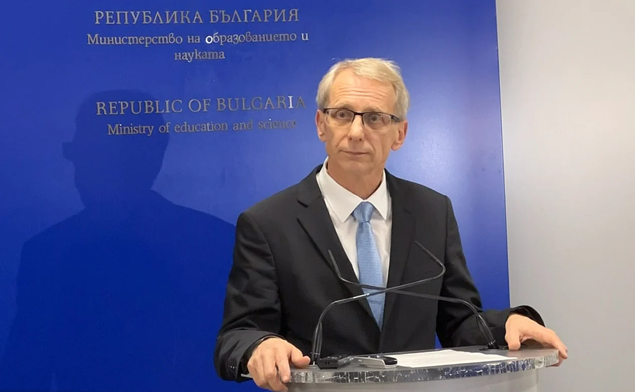 Николай Денков