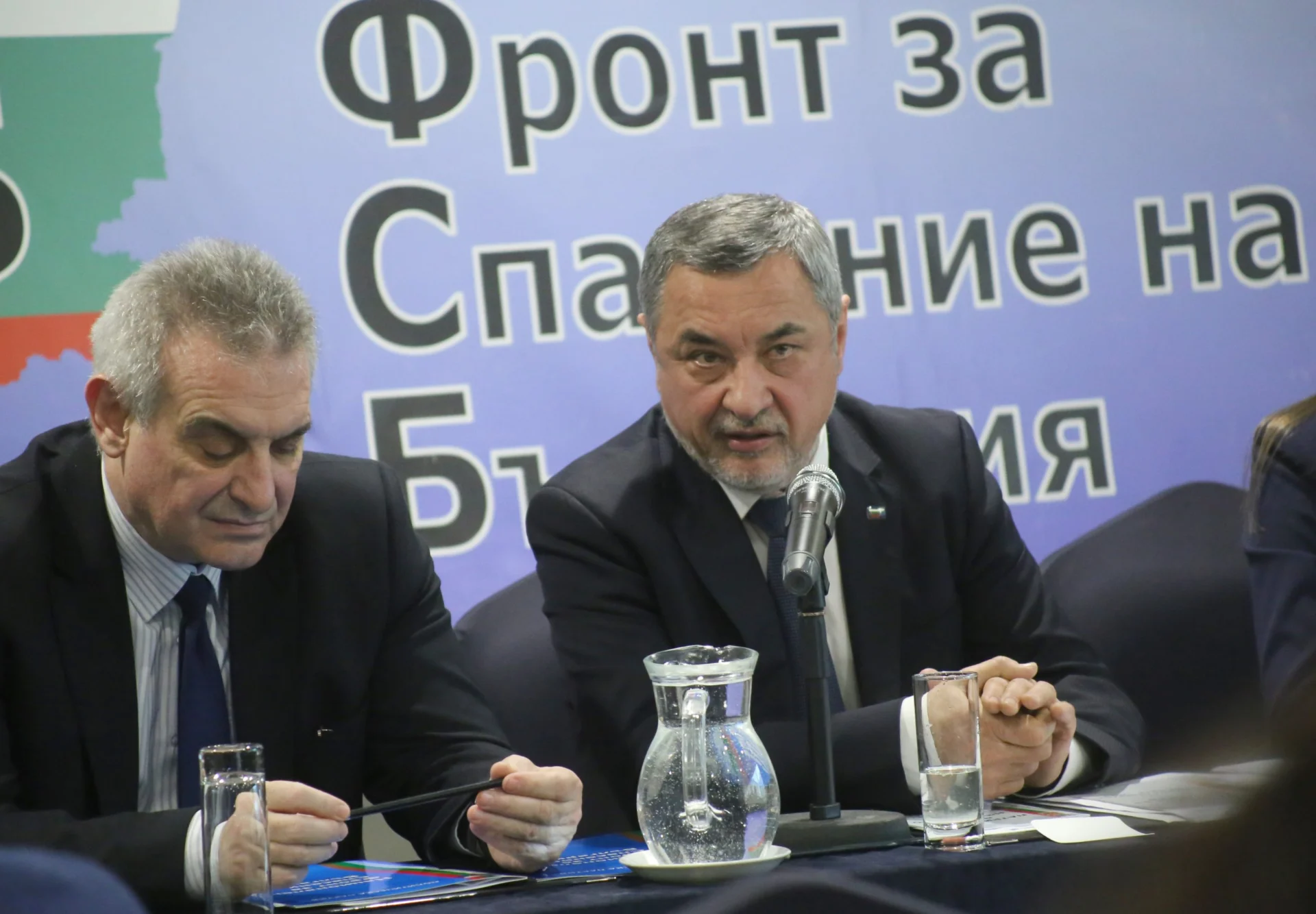 председателят на ПП НФСБ Валери Симеонов - пресконференция на тема: „Защо ГЕРБ и БСП крадат програмата на НФСБ?“
