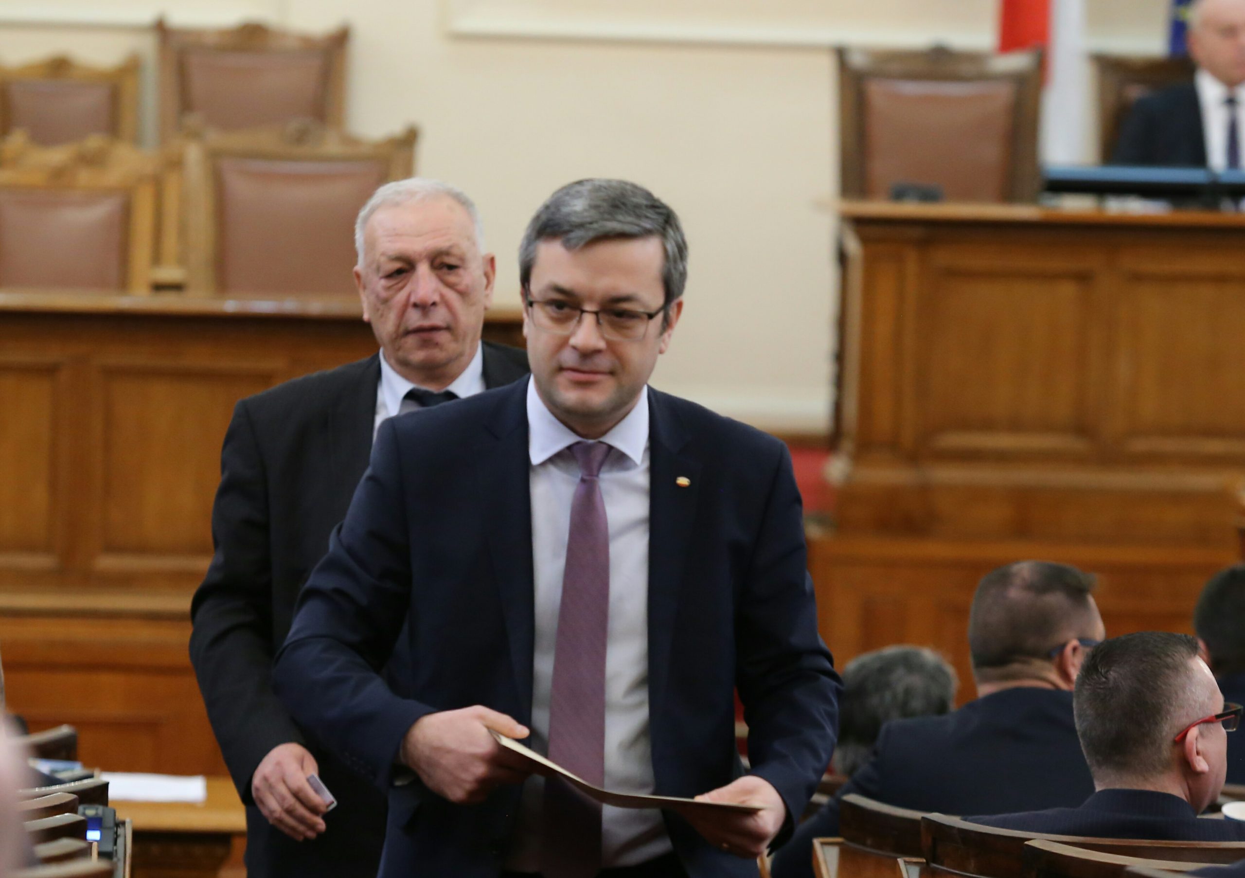 Парламент Тома Биков доклад за работата на Временната комисия за НАП