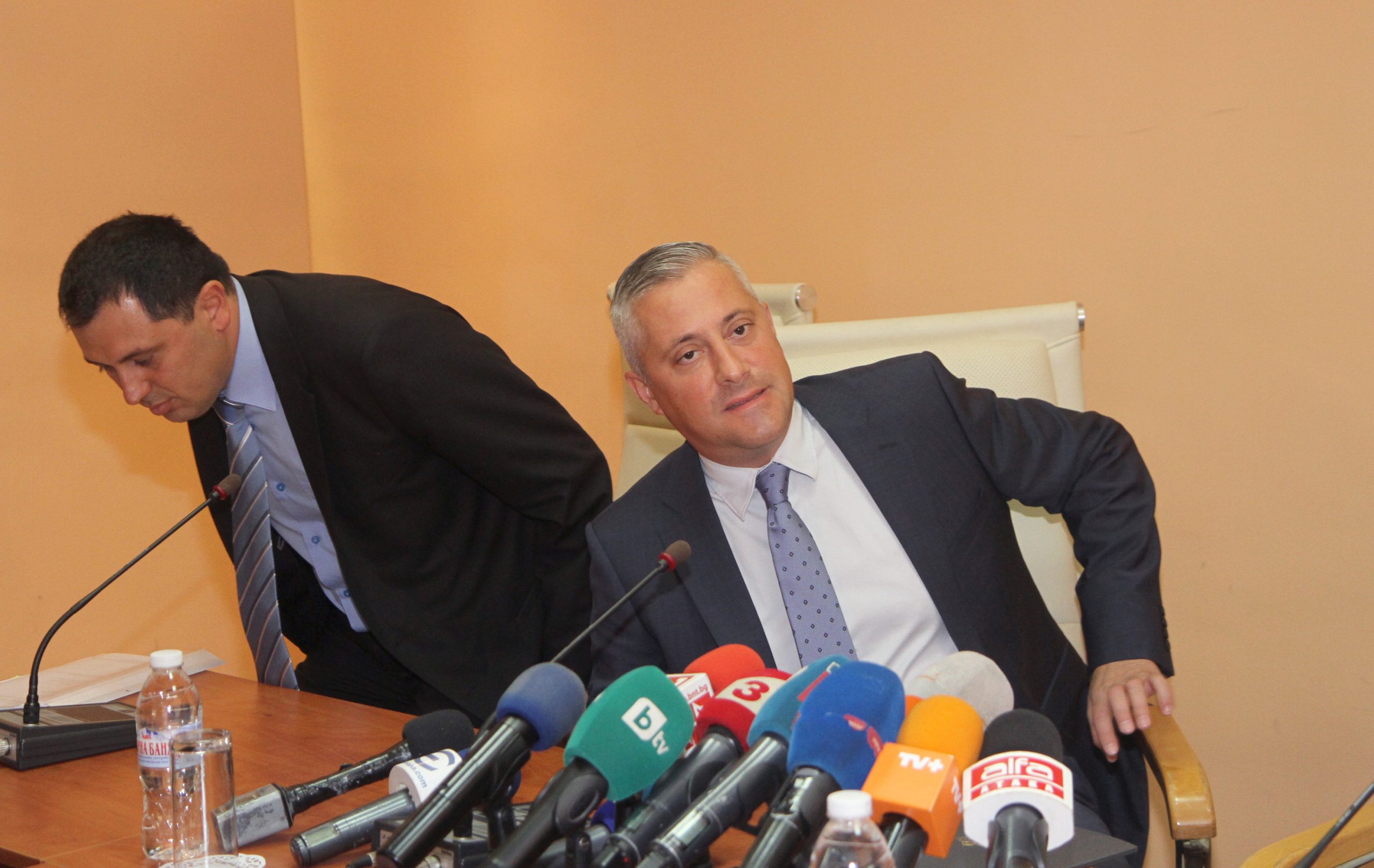 Mинистърът на икономиката Божидар Лукарски и екипът му представиха резултатите от проверките на качеството на горивата и изправността на средствата за измерване в цялата страната