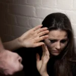 Прокуратурата обвини мъж, нанесъл жесток побой над жена си