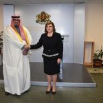 Корнелия Нинова и министъра на икономиката и планирането на Саудитска Арабия Фейсал Алибрахим.