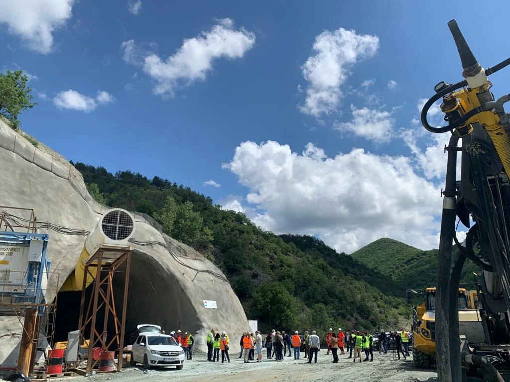 тунел железница