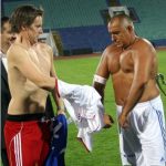 Бойко Борисов играе футбол
