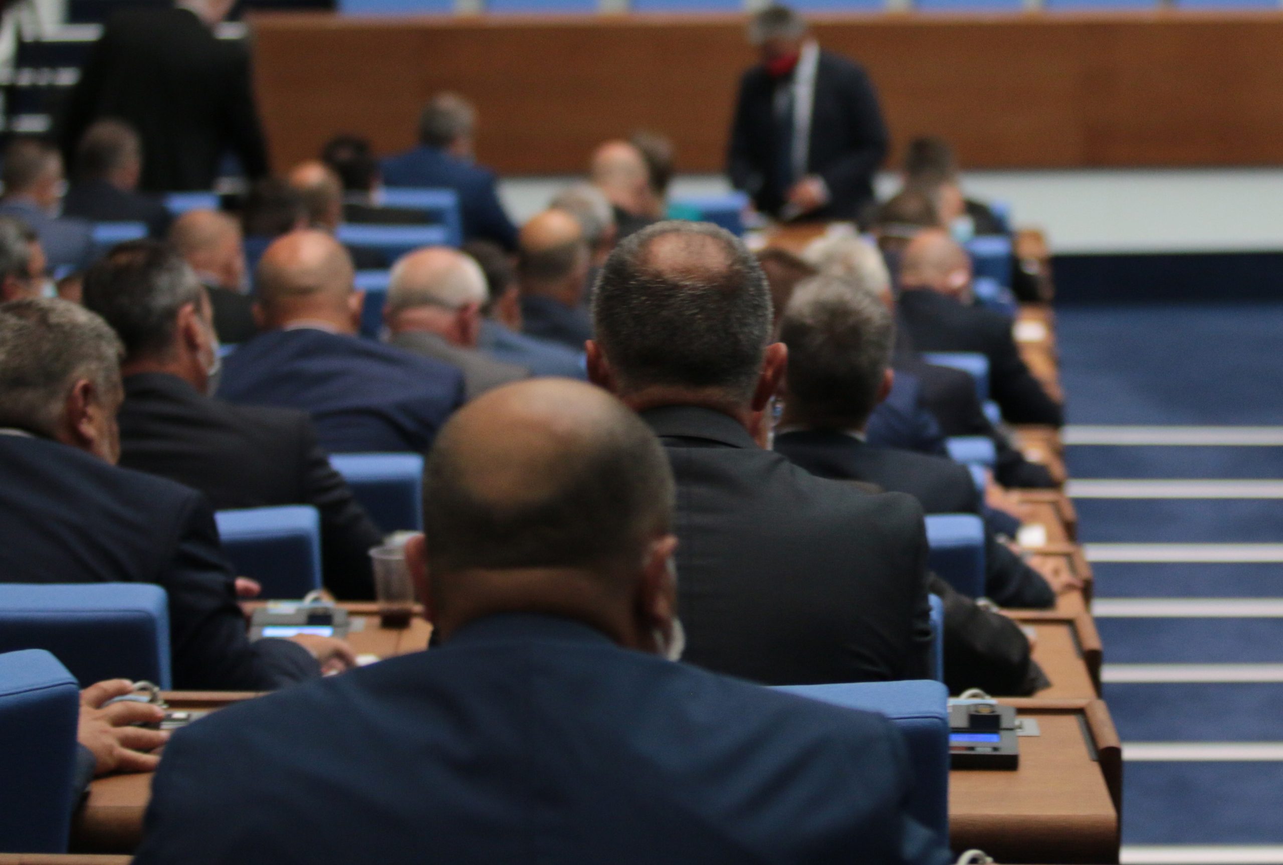 Парламент депутати гласуване гласуват