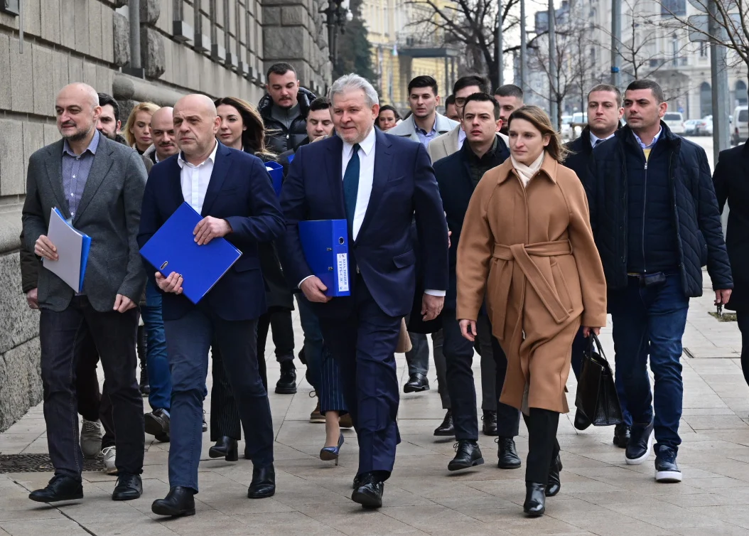 Регистрация ЦИК ГЕРБ СДС Томислав Дончев Румен Христов