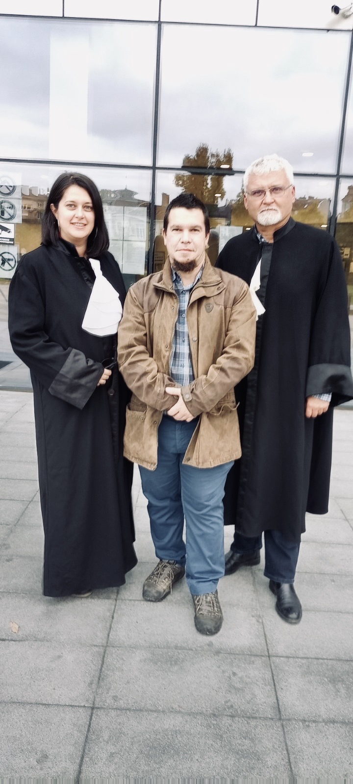 Адвокати Полина Велкова и Минчо Спасов с Иван Калчев-Глиги