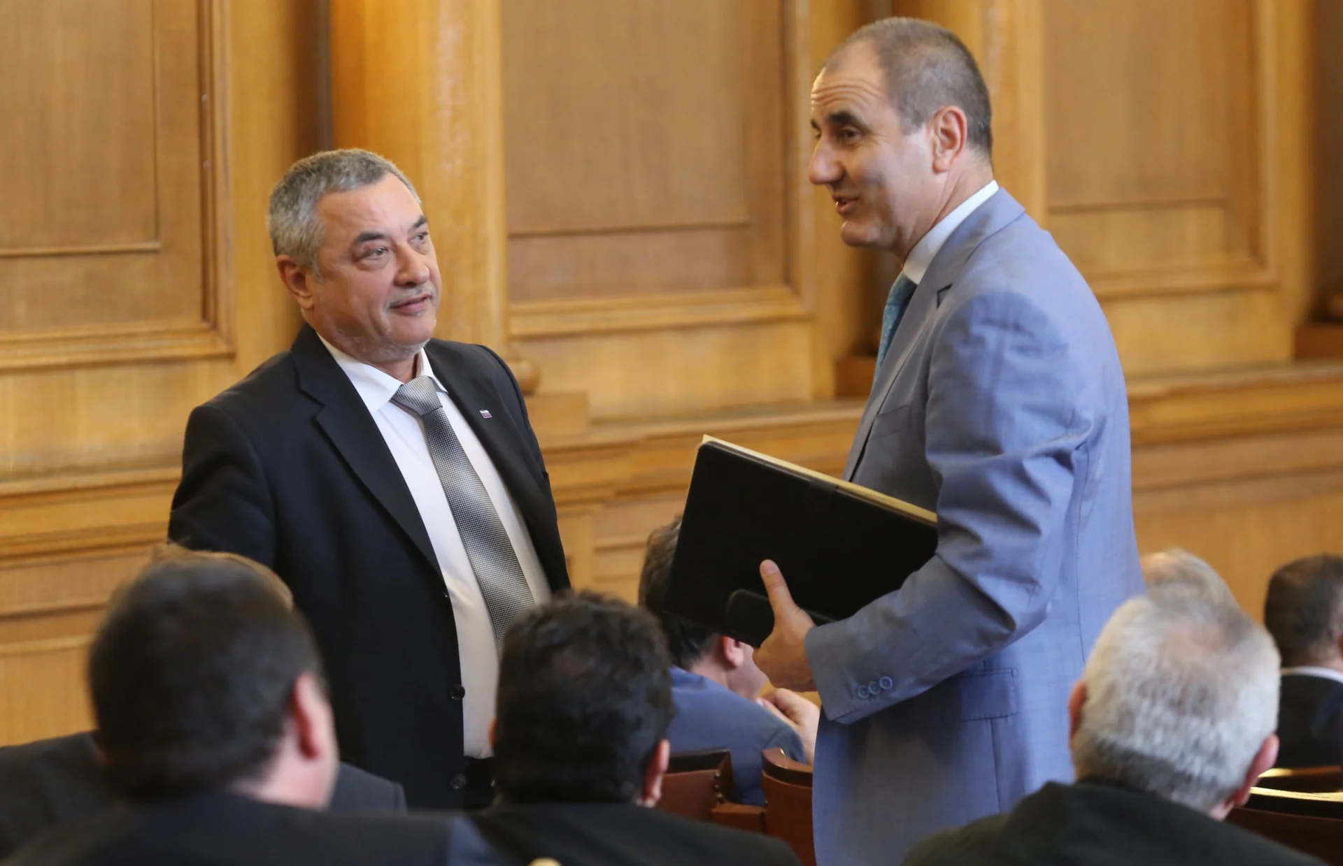 Парламент Валери Симеонов