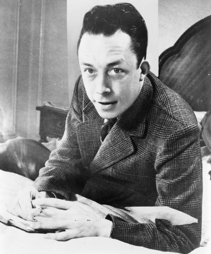 Албер Камю получава Нобелова награда за литература през 1957 г. за своето есе „Размишления за гилотината“